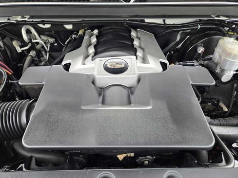 Used 2019 Cadillac Escalade ESV Platinum AWD/4WD image 31