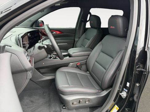 Used 2024 Chevrolet Traverse Z71 w/ Enhanced Driving Package AWD/4WD image 6