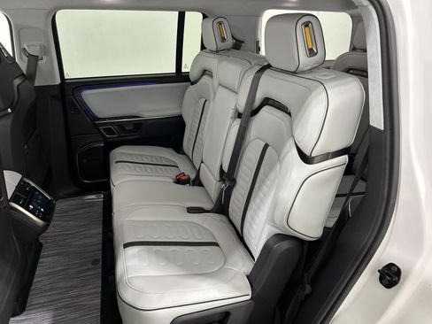 Used 2024 Rivian R1S Adventure AWD/4WD image 21