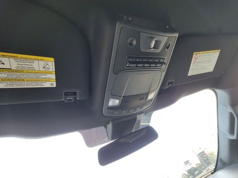 Used 2022 Ford F350 Lariat image 26