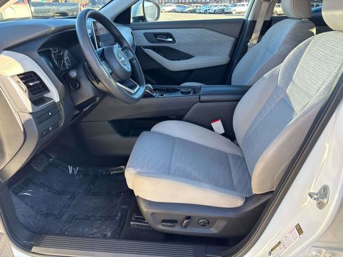 Used 2023 Nissan Rogue SV image 7