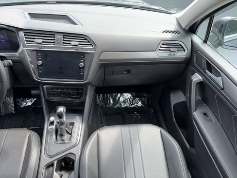 Used 2023 Volkswagen Tiguan SE FWD image 29