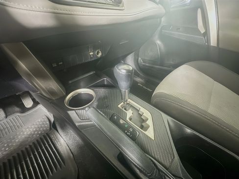 Used 2014 Toyota RAV4 XLE AWD/4WD image 23