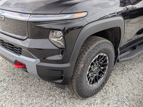 New 2026 Chevrolet Silverado EV Trail Boss image 10