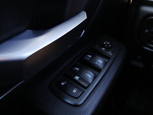 Used 2019 RAM 1500 Big Horn image 21