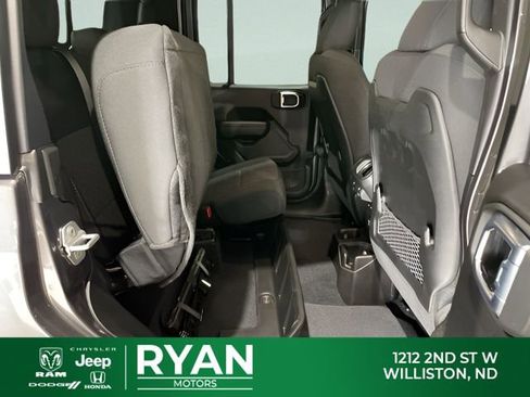 New 2026 Jeep Gladiator Mojave w/ Technology Group AWD/4WD image 49