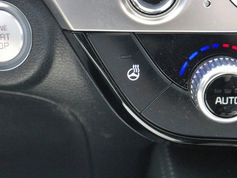 Used 2023 Kia Telluride AWD image 26