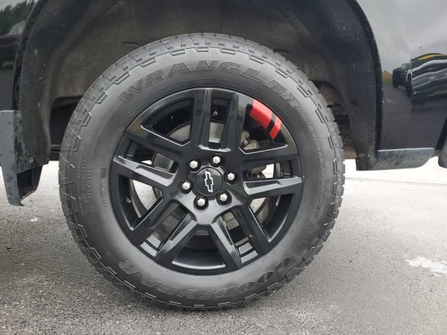 Used 2023 Chevrolet Silverado 1500 RST w/ Redline Edition AWD/4WD image 8