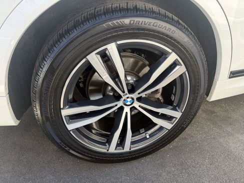 Used 2024 BMW X7 xDrive40i w/ M Sport Package AWD/4WD image 35