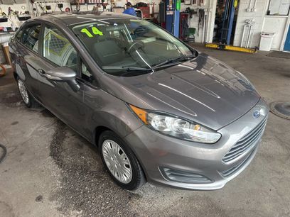 Used 2014 Ford Fiesta SE