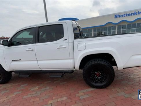 Used 2023 Toyota Tacoma SR5 image 7