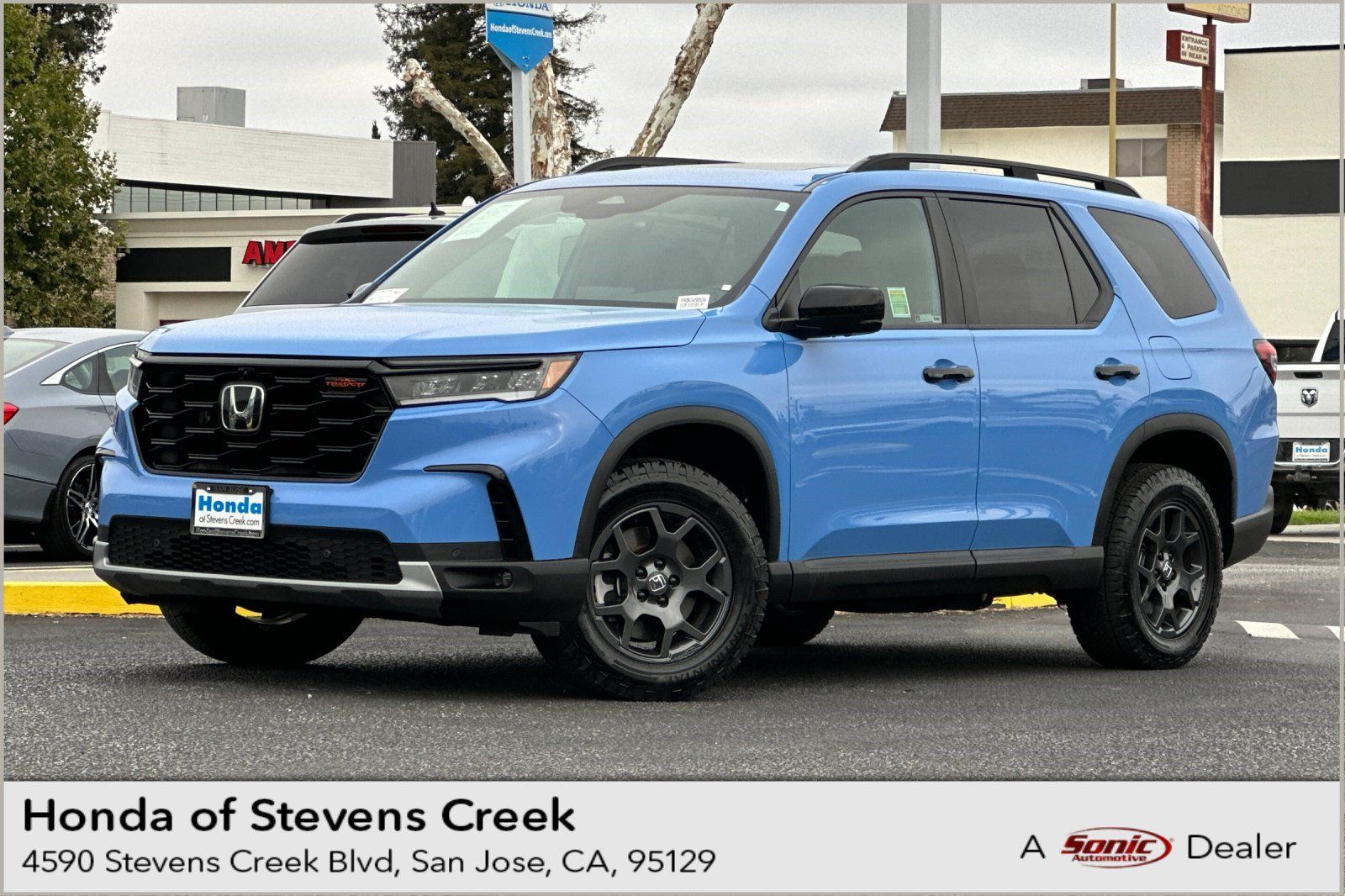 Used 2024 Honda Pilot TrailSport image 1