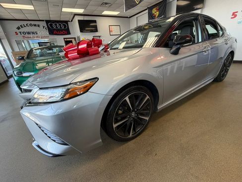 Used 2019 Toyota Camry XSE w/ Navigation Package image 6