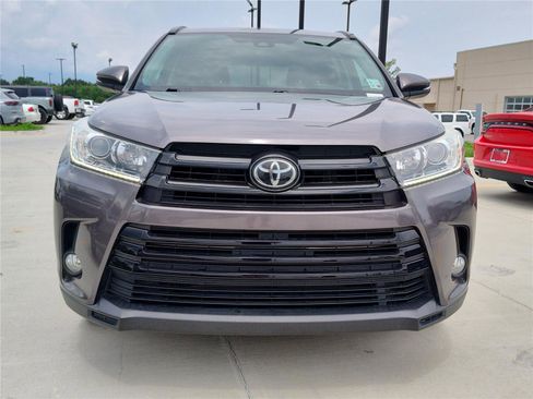 Used 2017 Toyota Highlander SE image 12