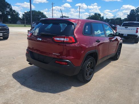 Used 2014 Jeep Cherokee Sport FWD image 5