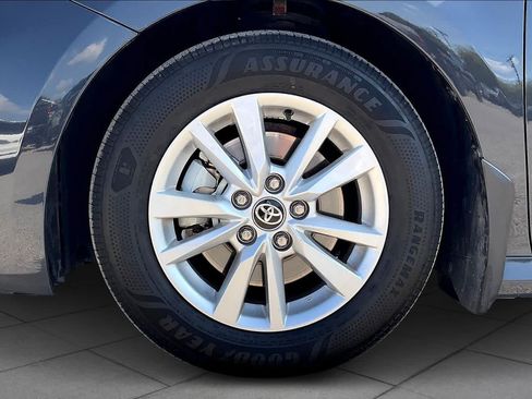 Used 2025 Toyota Camry LE w/ Convenience Package FWD image 11