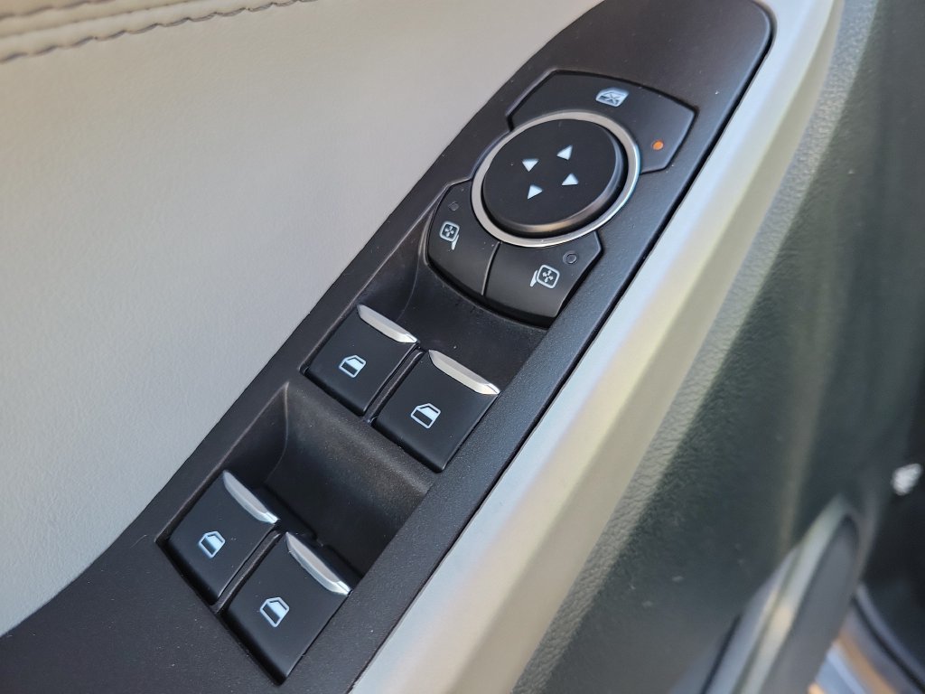 Used 2024 Ford Explorer XLT w/ Equipment Group 202A AWD/4WD image 19