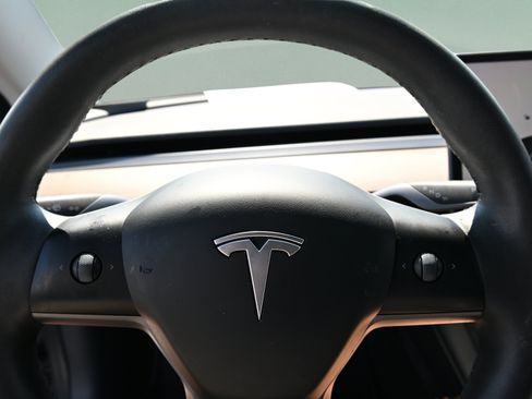 Used 2023 Tesla Model 3 Standard Range RWD image 30