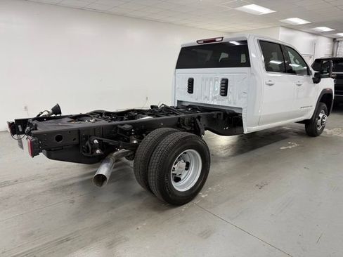 New 2026 GMC Sierra 3500 SLE w/ SLE Convenience Package image 6