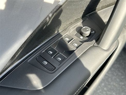 New 2026 Volkswagen Tiguan SE image 15