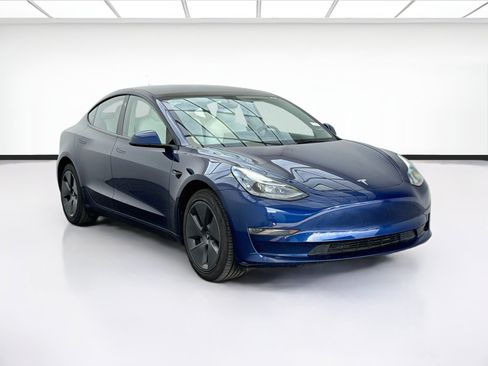 Used 2023 Tesla Model 3 Standard Range RWD image 3