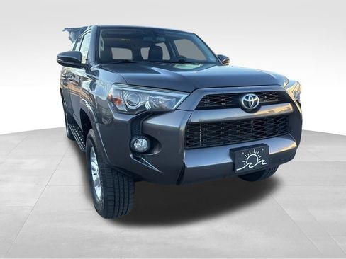 Used 2018 Toyota 4Runner SR5 Premium image 6