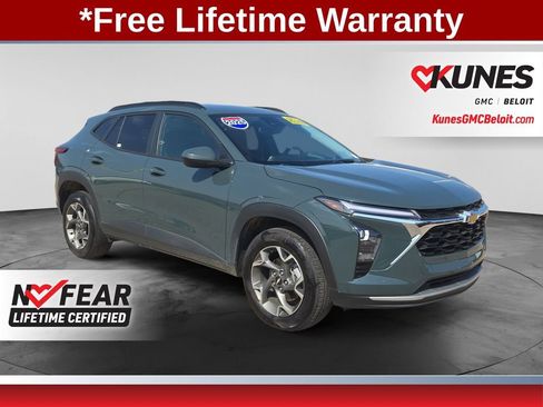 Used 2025 Chevrolet Trax LT w/ LT Convenience Package FWD image 1