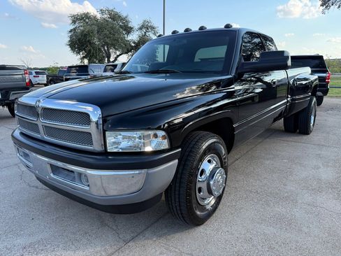 Used 2002 Dodge Ram 3500 Truck ST image 3