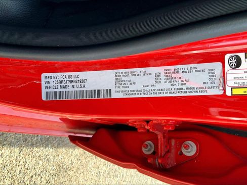 Used 2024 RAM 1500 Laramie image 30