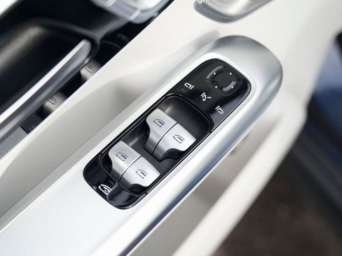 Used 2023 Mercedes-Benz EQE 500 4MATIC SUV image 29