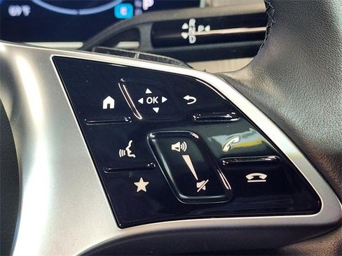 Used 2025 Mercedes-Benz C 300 4MATIC Sedan image 15