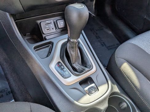 Used 2017 Jeep Cherokee Altitude image 24