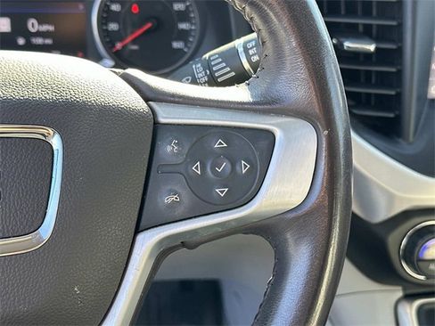 Used 2021 GMC Acadia SLT w/ Premium Package image 27