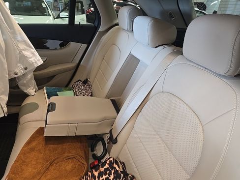 Used 2022 Mercedes-Benz GLC 300 image 32
