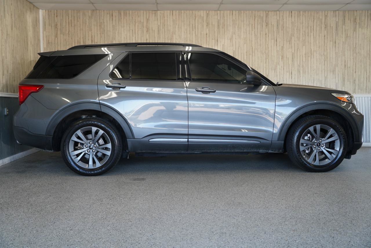 Used 2021 Ford Explorer XLT w/ Equipment Group 202A AWD/4WD image 6