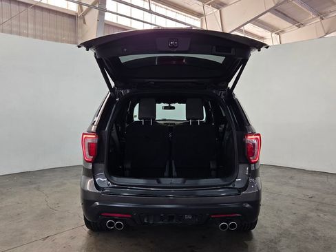 Used 2018 Ford Explorer Sport image 12