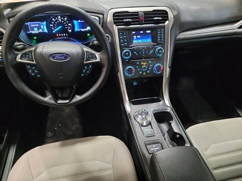 Used 2018 Ford Fusion S image 22