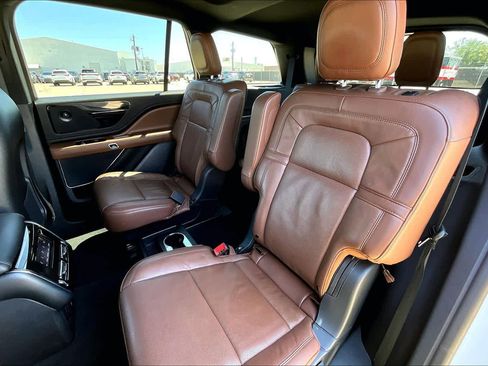 Used 2024 Lincoln Aviator Reserve w/ Elements Package Plus RWD image 21