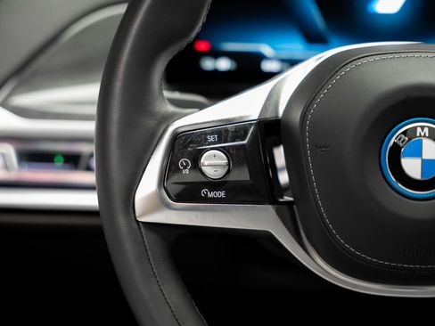 Used 2023 BMW i7 xDrive60 w/ Executive Package 2 image 45