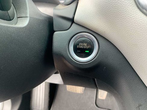 Certified 2018 Chevrolet Equinox LS AWD/4WD image 16
