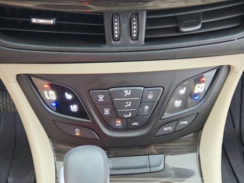 Used 2020 Buick Envision Premium AWD/4WD image 35