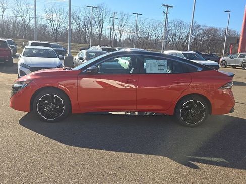 New 2026 Nissan Sentra SR FWD image 4