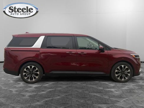 Used 2024 Kia Carnival EX FWD image 6