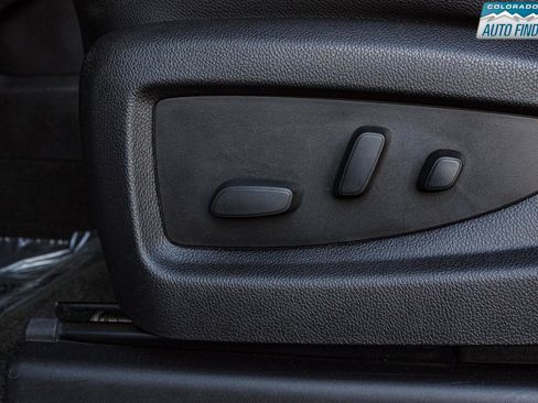 Used 2017 GMC Yukon SLT image 12