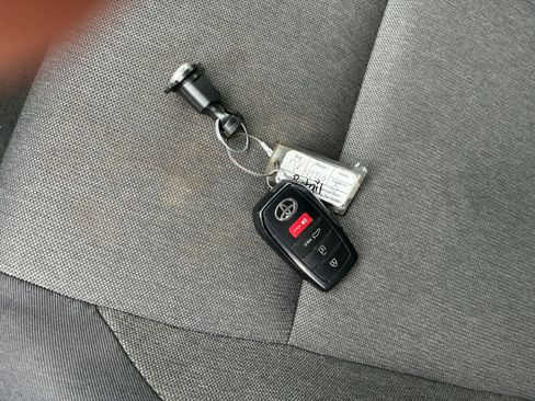 Used 2025 Toyota Camry LE FWD image 17