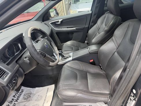 Used 2016 Volvo XC60 T5 Premier w/ Proximity Package FWD image 21