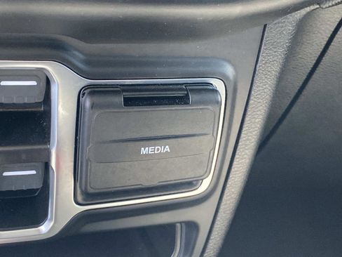 Used 2023 Jeep Gladiator Sport AWD/4WD image 25