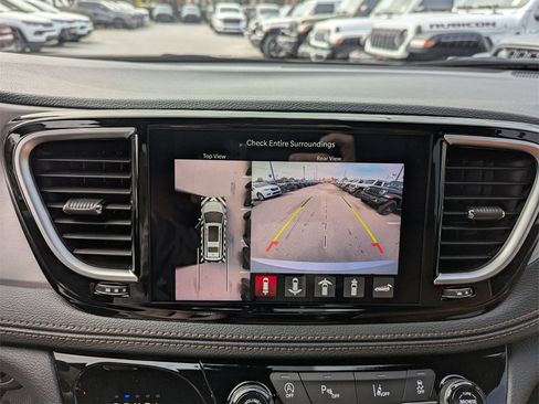 New 2026 Chrysler Pacifica Pinnacle image 26