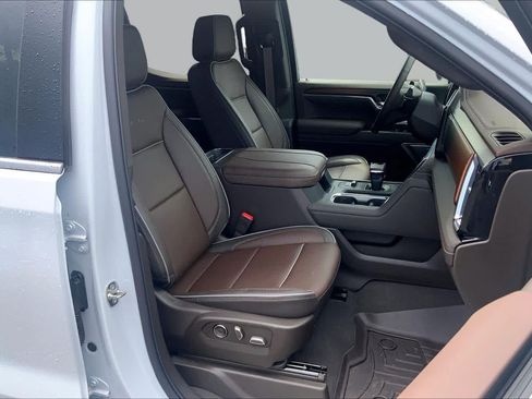 Used 2026 GMC Sierra 1500 Denali w/ Denali Reserve Package AWD/4WD image 9
