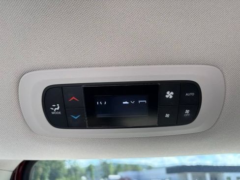 Used 2020 Chrysler Pacifica Touring-L Plus w/ Advanced Safetytec Group FWD image 17